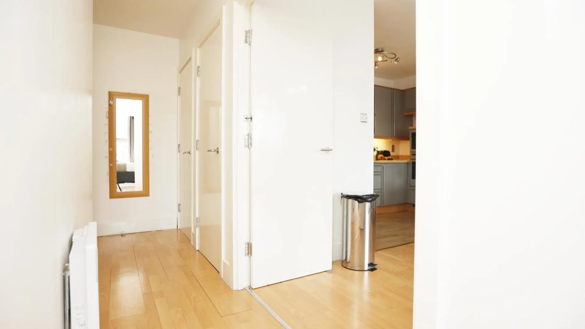 Queen Street Executive Apartment By N And N Stays, Close To City Centre, Restaurants And Shops, Secure Private Parking, Perfect Location While Visiting Cardiff For Work Or A Short Break Reino Unido